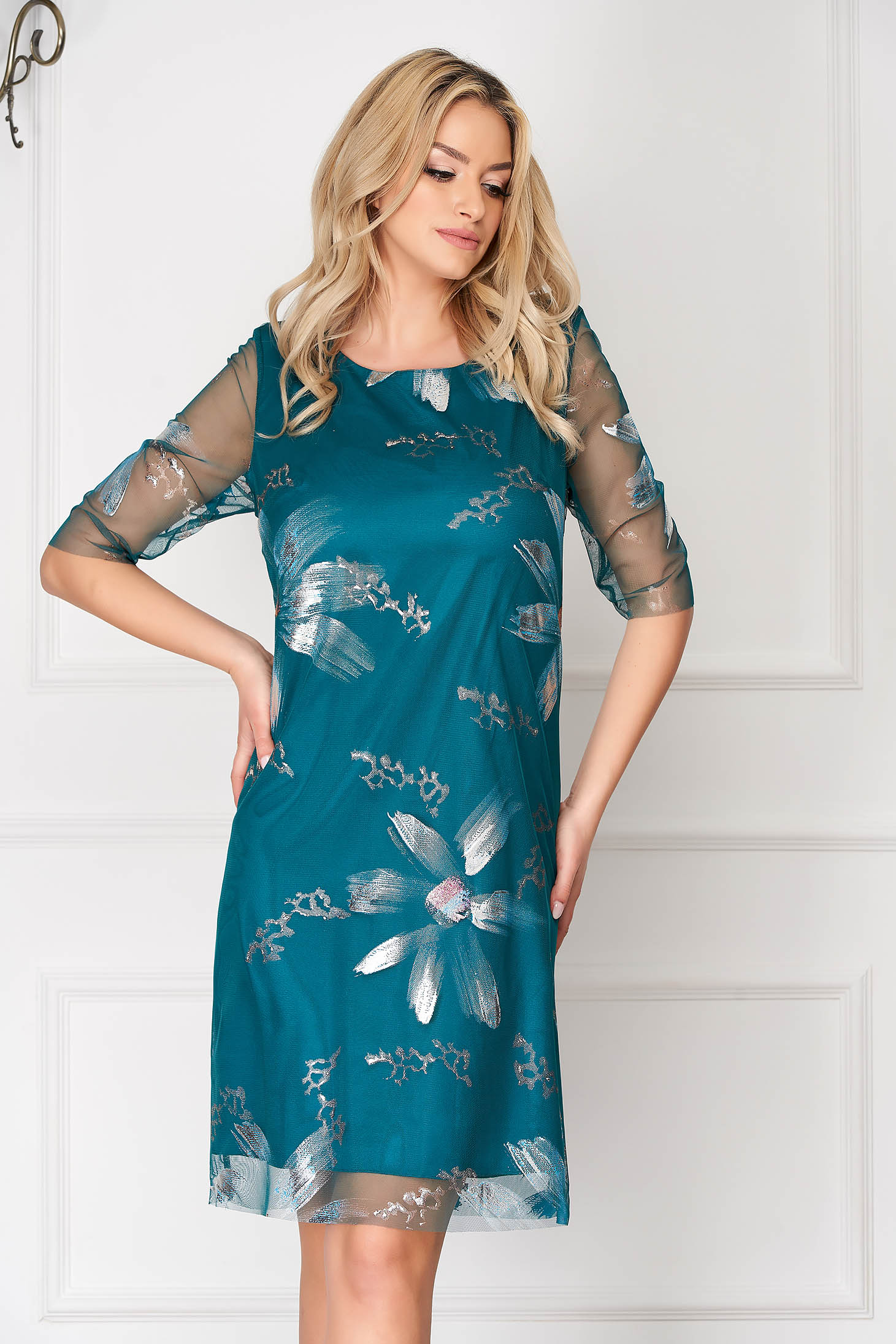 Rochie turcoaz eleganta scurta din voal cu un croi drept si imprimeuri florale