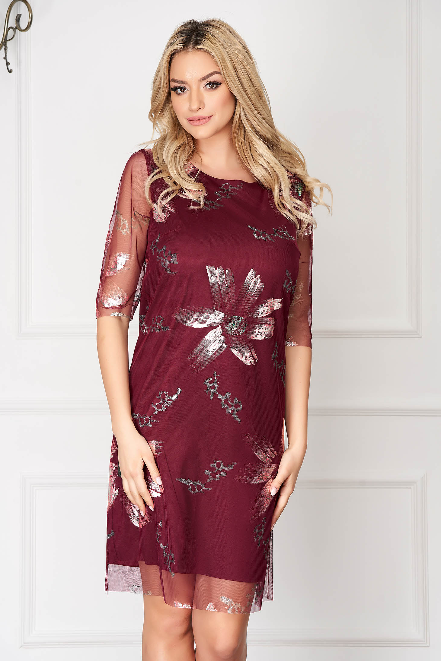 Rochie visinie eleganta scurta din voal cu un croi drept si imprimeuri florale