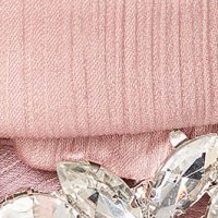 Világos rózsaszínű elegáns midi harang ruha szaténból, csatokkal ellátva