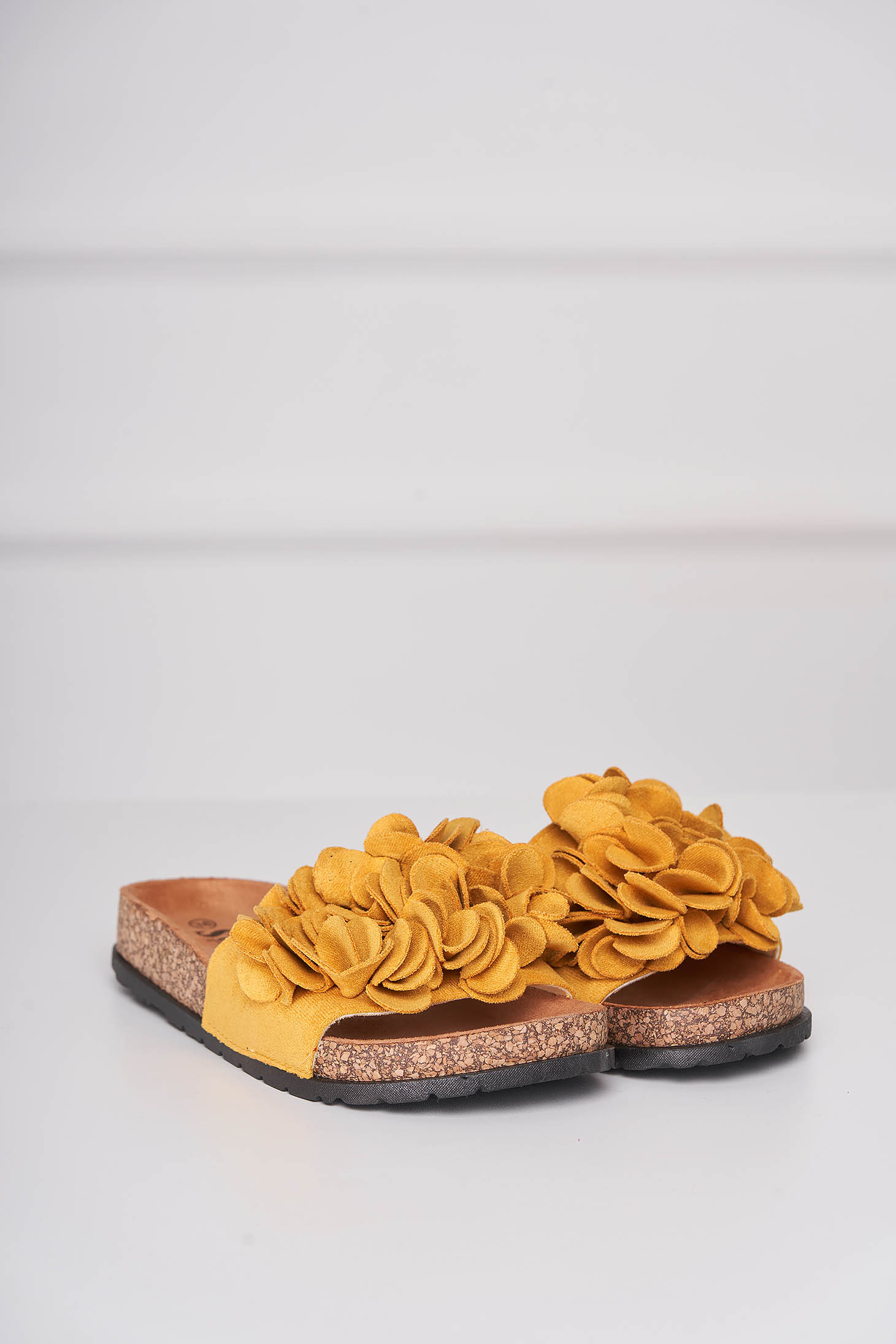 Papuci mustarii casual din material catifelat cu talpa joasa