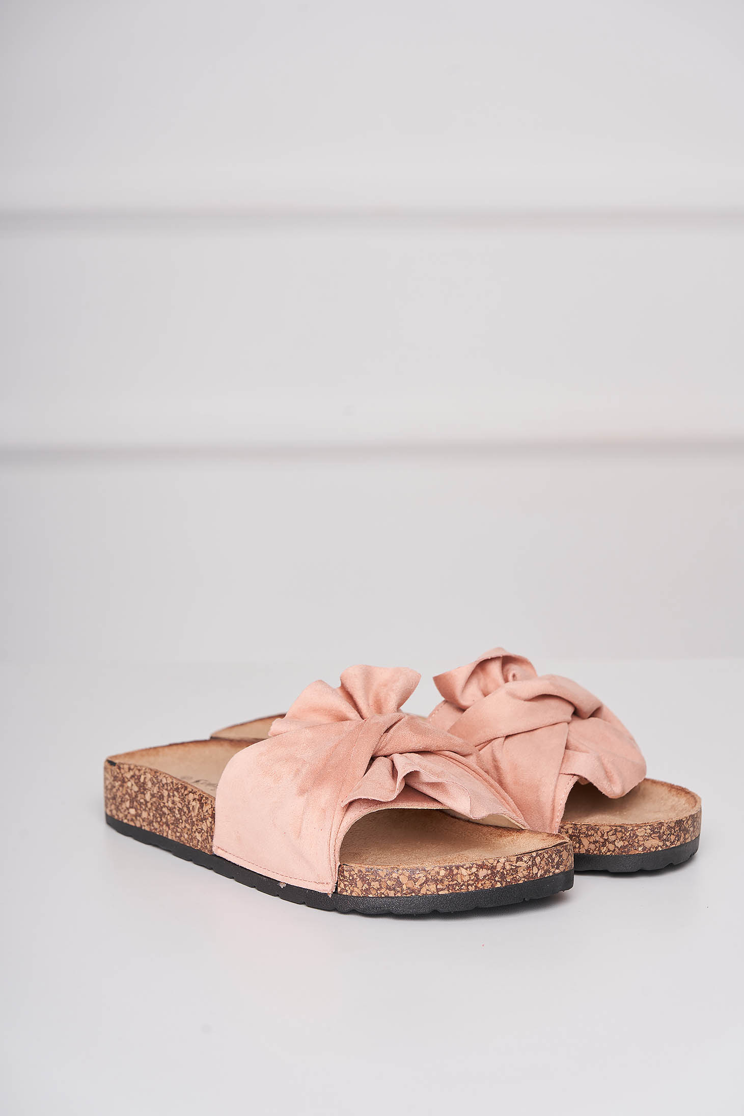 Papuci roz casual din material catifelat cu talpa joasa