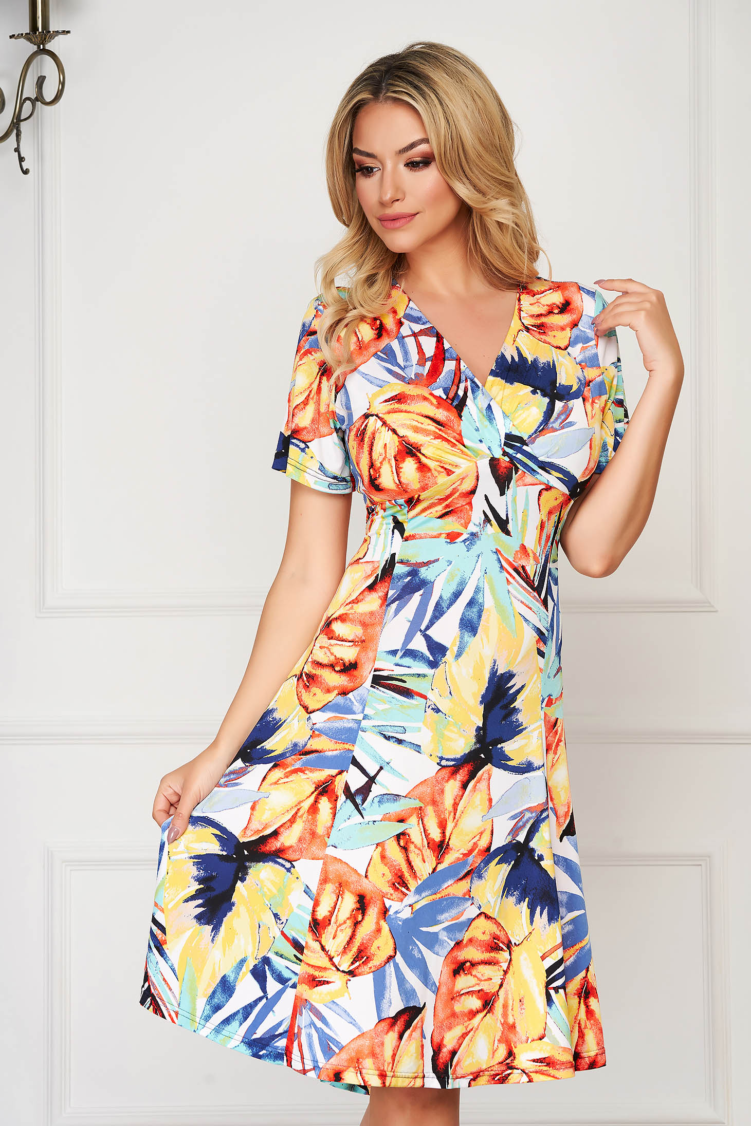 Rochie StarShinerS portocalie midi de zi in clos din lycra cu decolteu in v