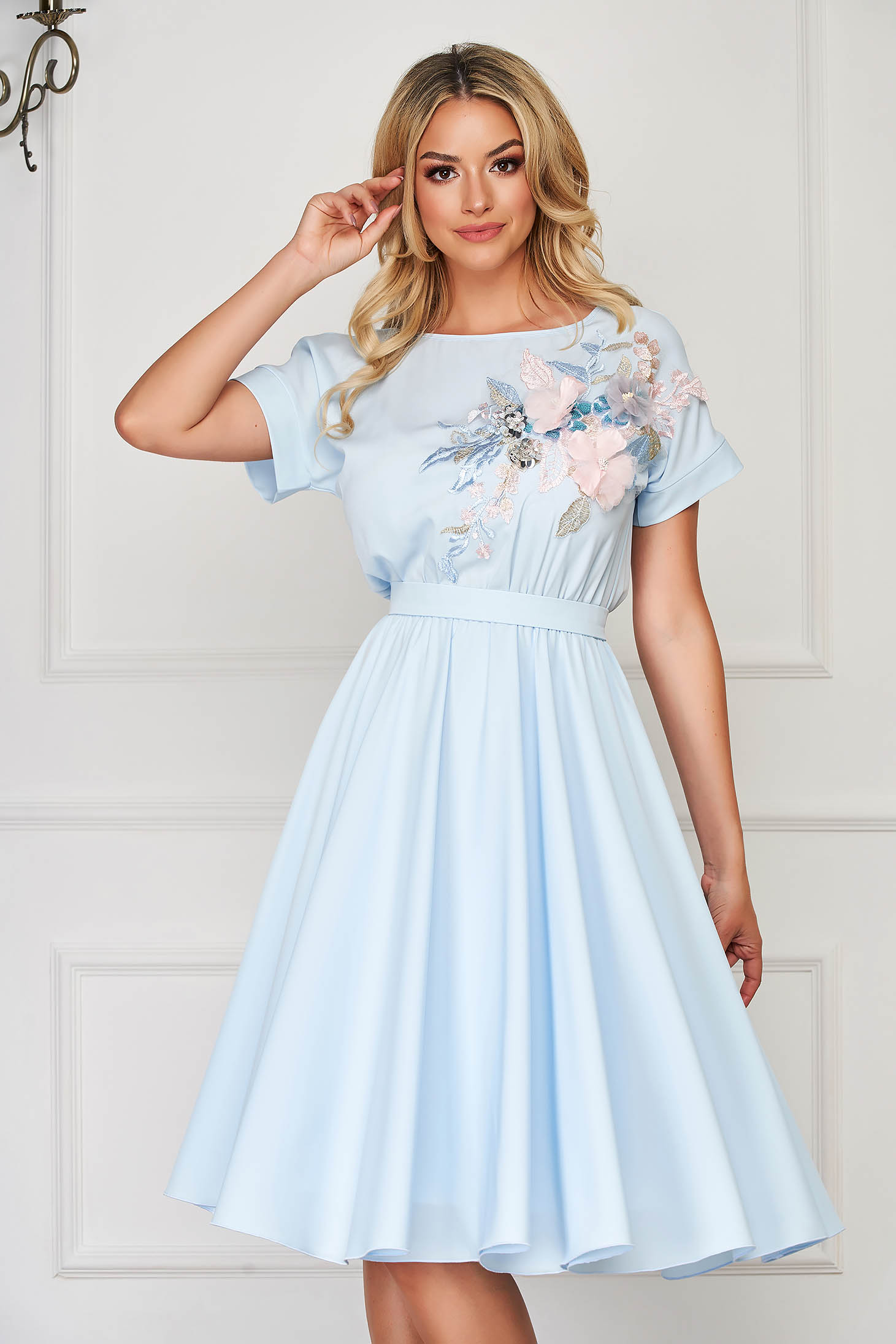 StarShinerS lightblue dress occasional cloche with elastic waist with embroidery details midi
