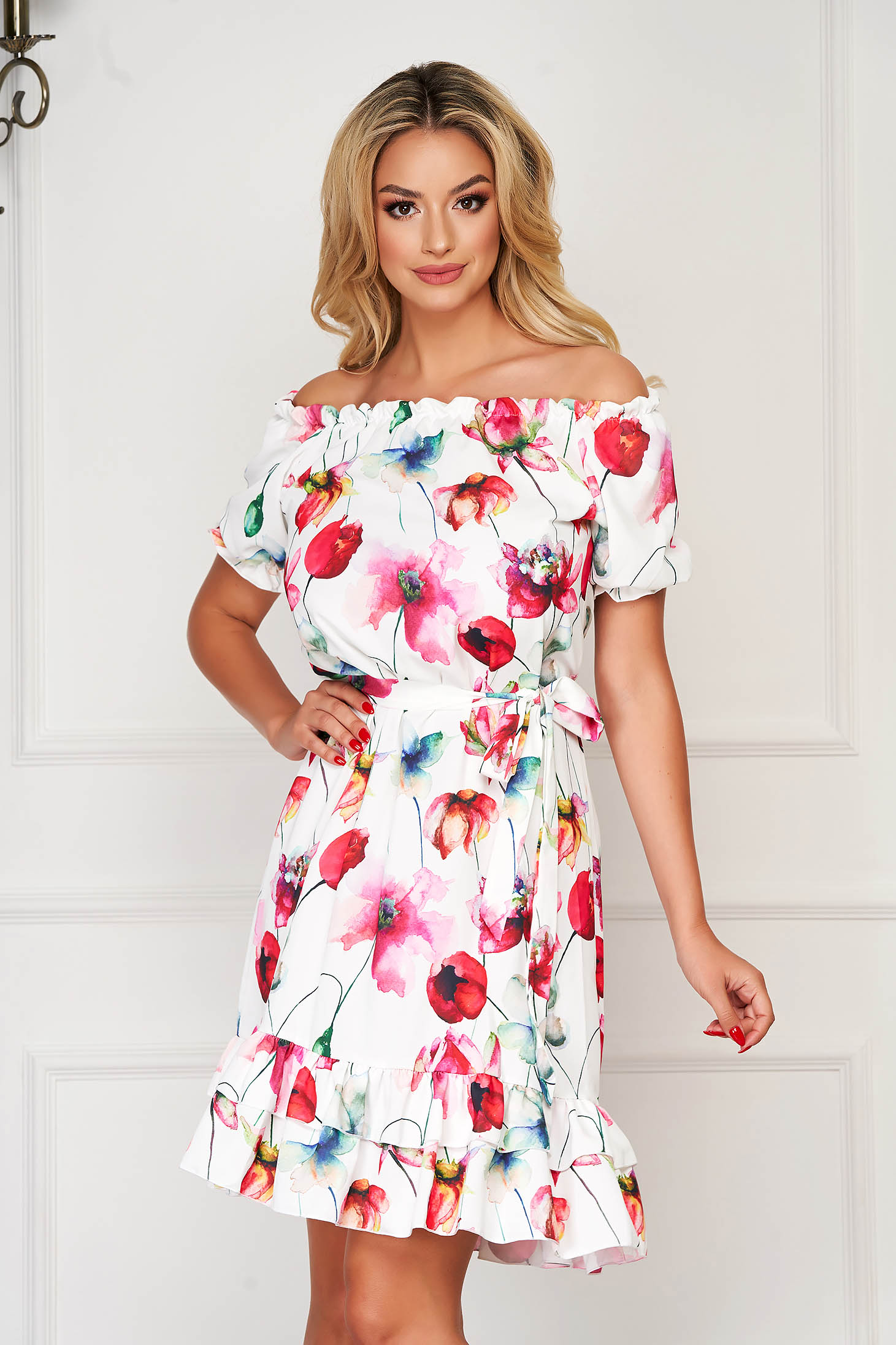StarShinerS lightpink dress daily short cut with ruffles at the buttom of the dress accessorized with tied waistband