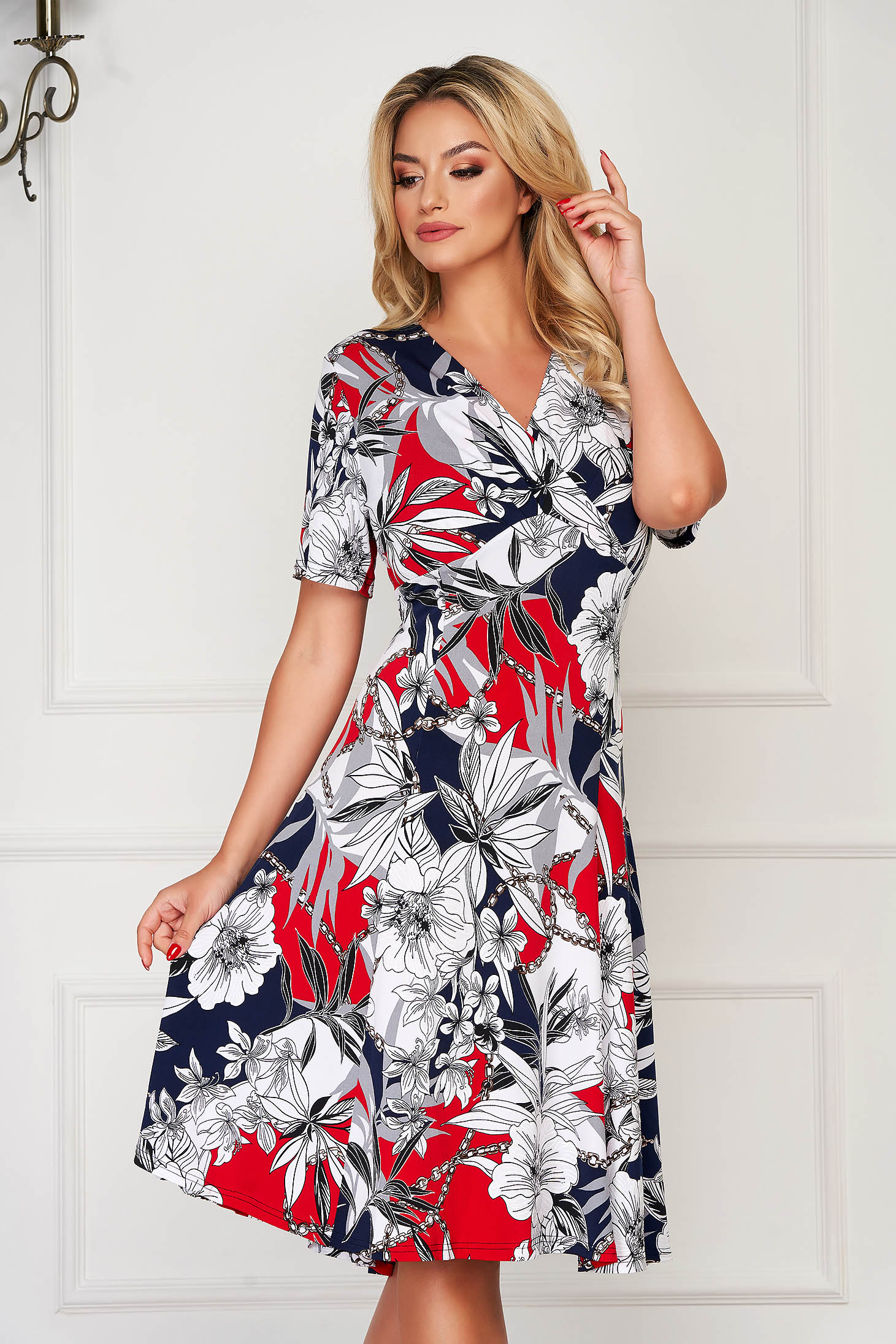 Rochie rosie midi de zi in clos din lycra cu maneci scurte