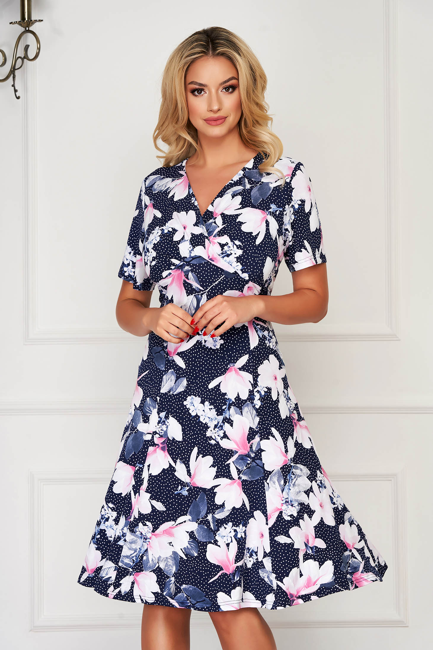 Rochie roz midi de zi din lycra in clos cu imprimeuri florale