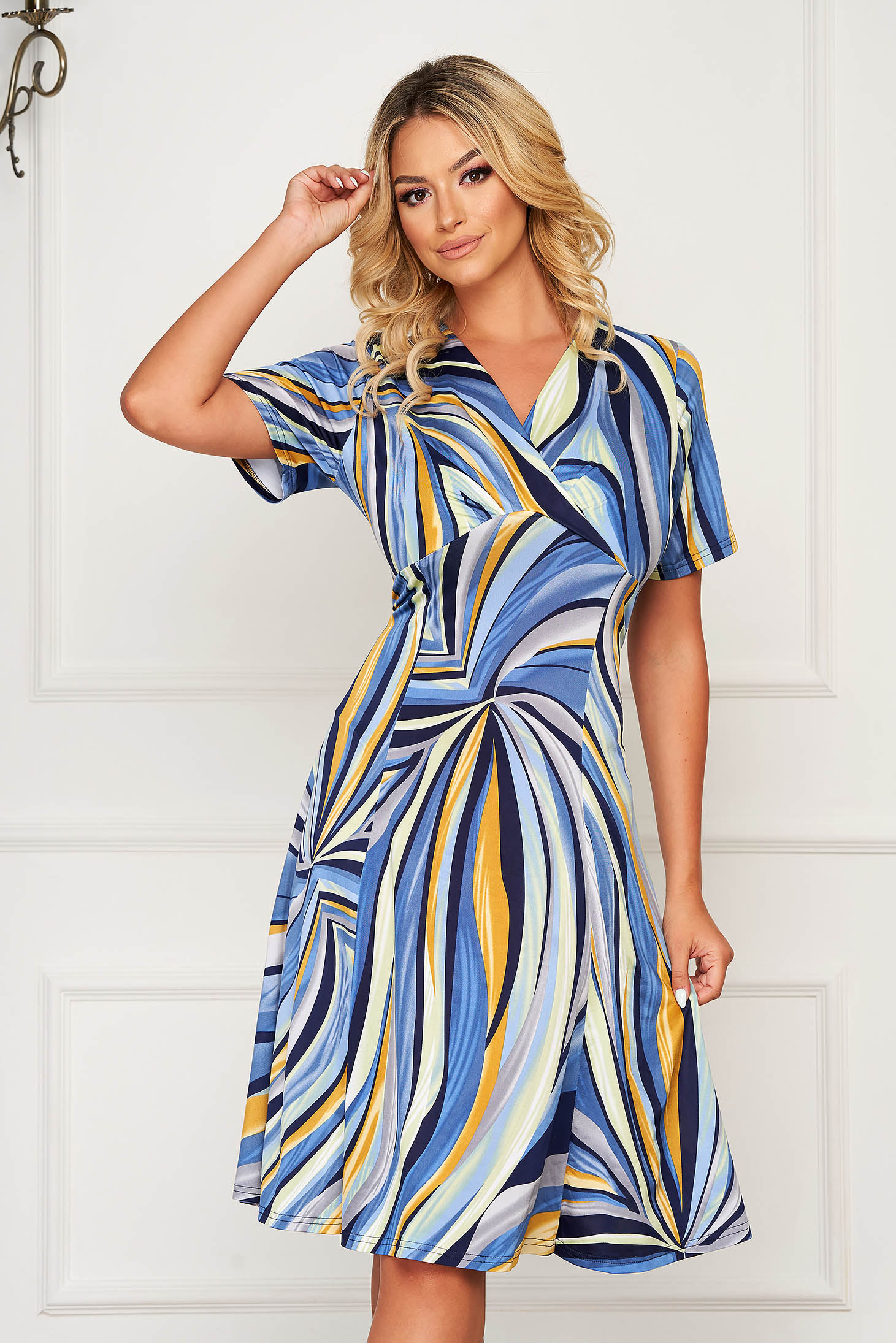 Rochie Lady Pandora albastru-inchis de zi midi in clos cu decolteu in v cu maneca scurta