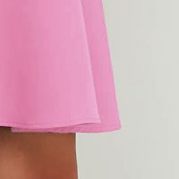 Világos rózsaszínű vékony szövetből készült rövid harang ruha fodros ujakkall - StarShinerS