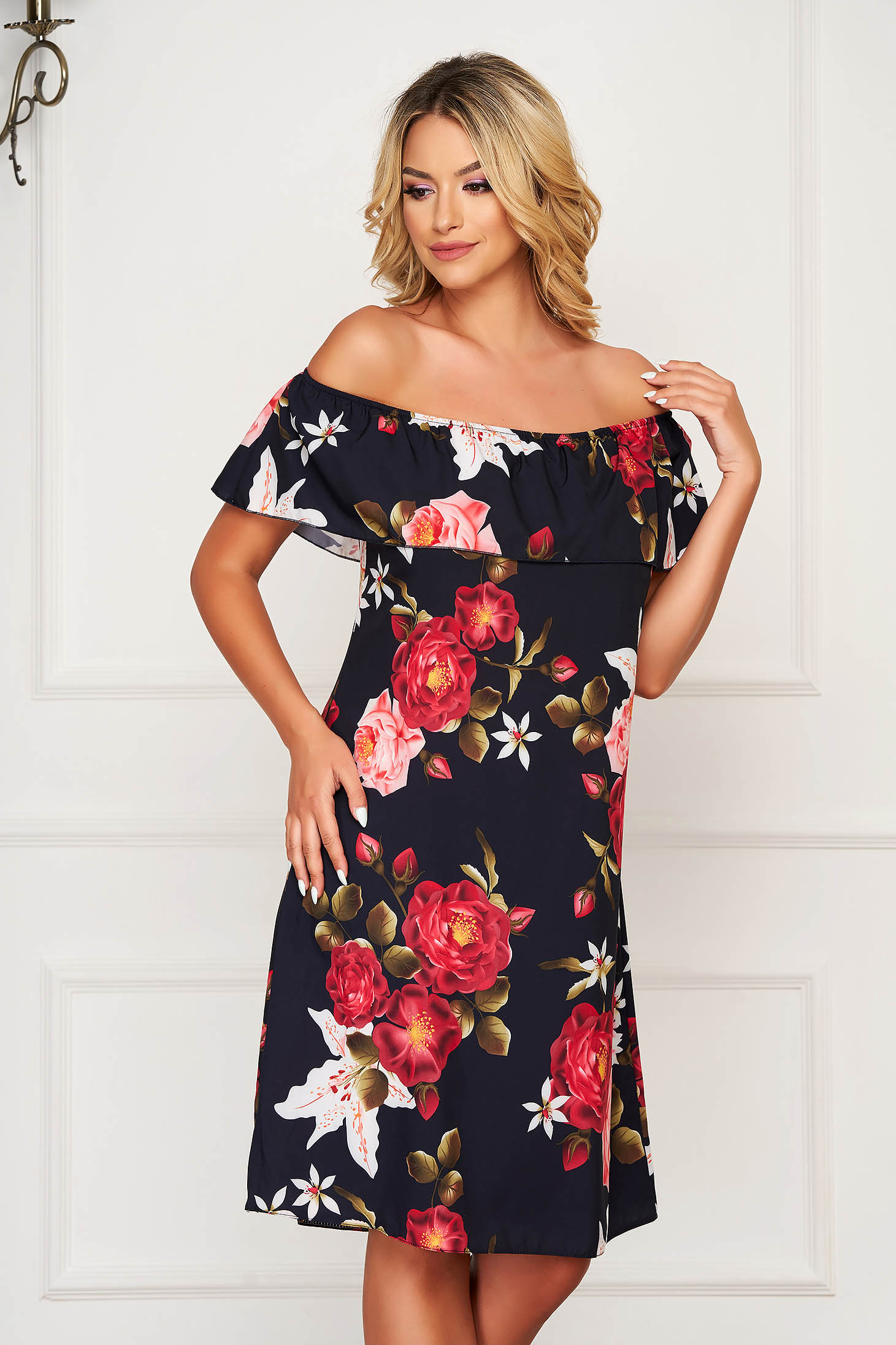 Rochie SunShine neagra scurta de zi din material subtire cu croi larg si umeri goi