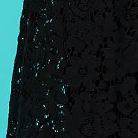 Fekete hétköznapi bő szabású ruha kerekített dekoltázssal csipke díszítéssel