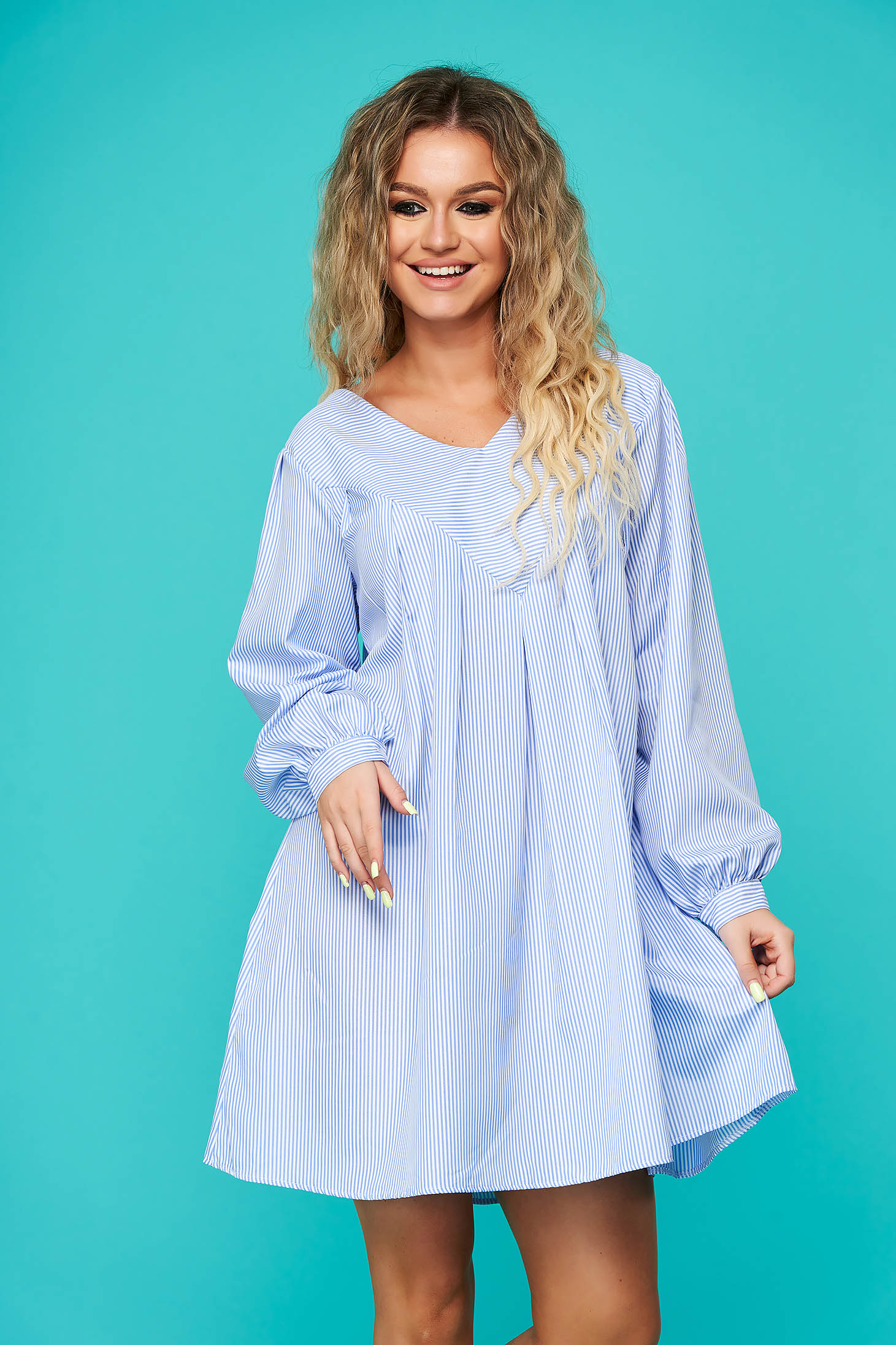 Rochie SunShine albastra de zi scurta cu croi larg cu decolteu in v din bumbac neelastic