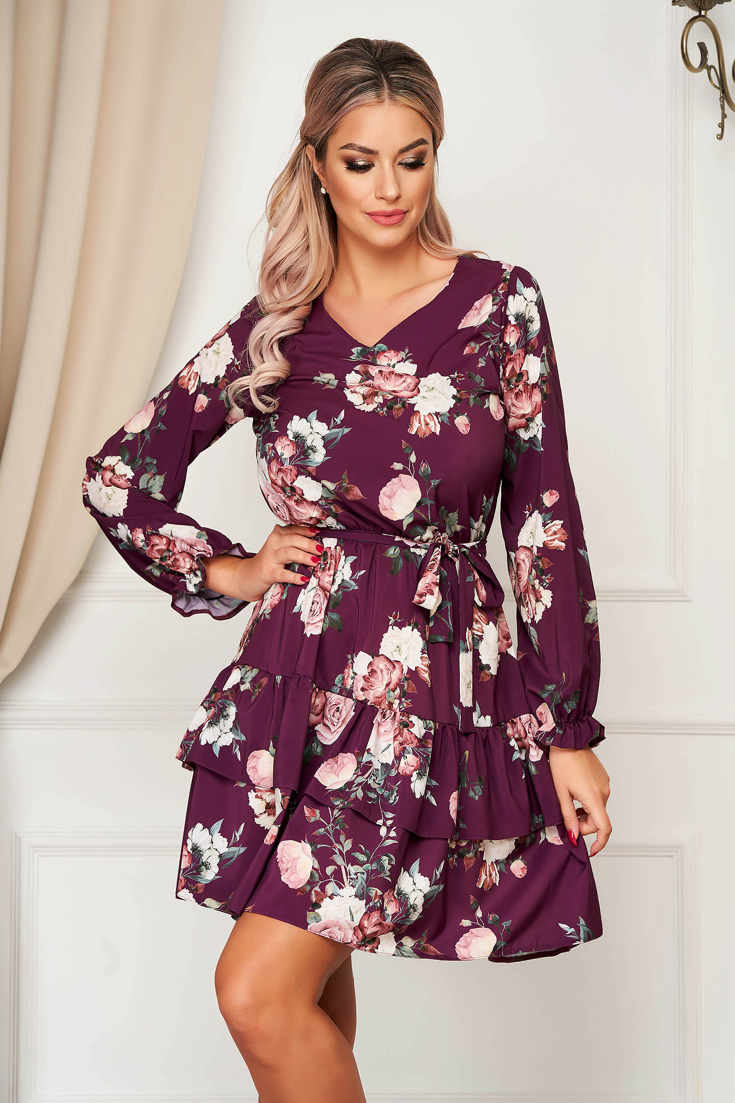 Rochie StarShinerS mov de zi clos cu elastic in talie cu decolteu in v cu volanase la baza rochiei