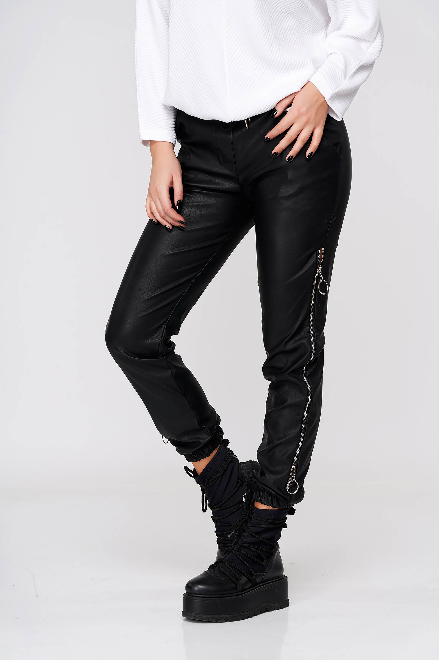 Pantaloni SunShine negri casual cu talie inalta din piele ecologica aplicatii metalice