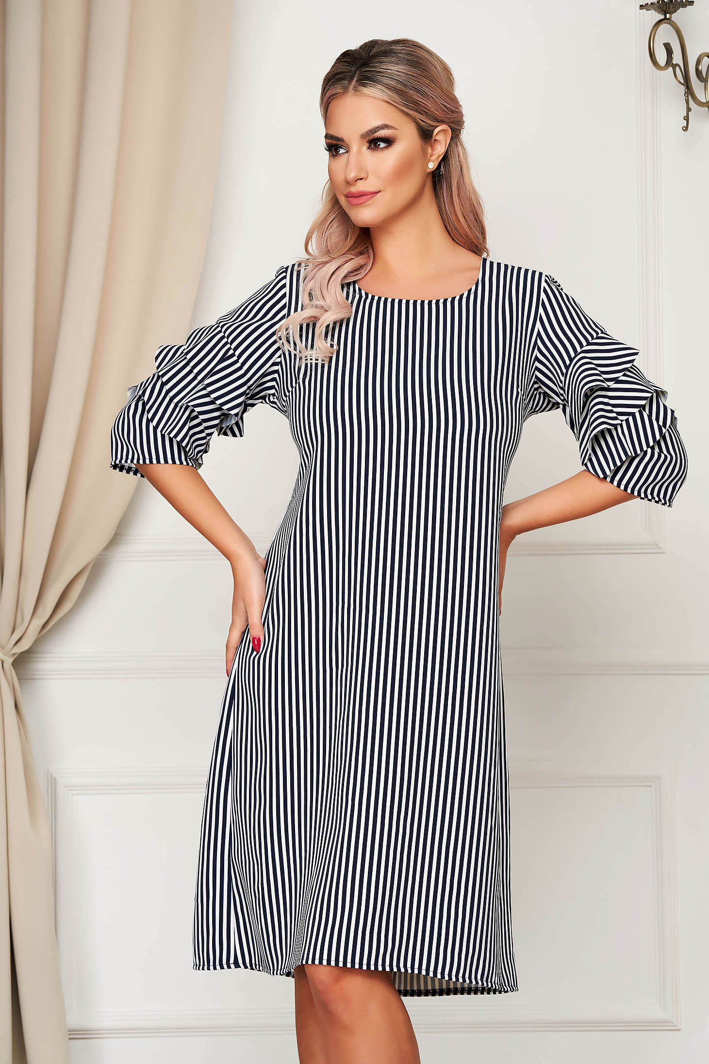 Rochie Lady Pandora albastru-inchis midi de zi cu un croi drept din material subtire cu volanase la maneca