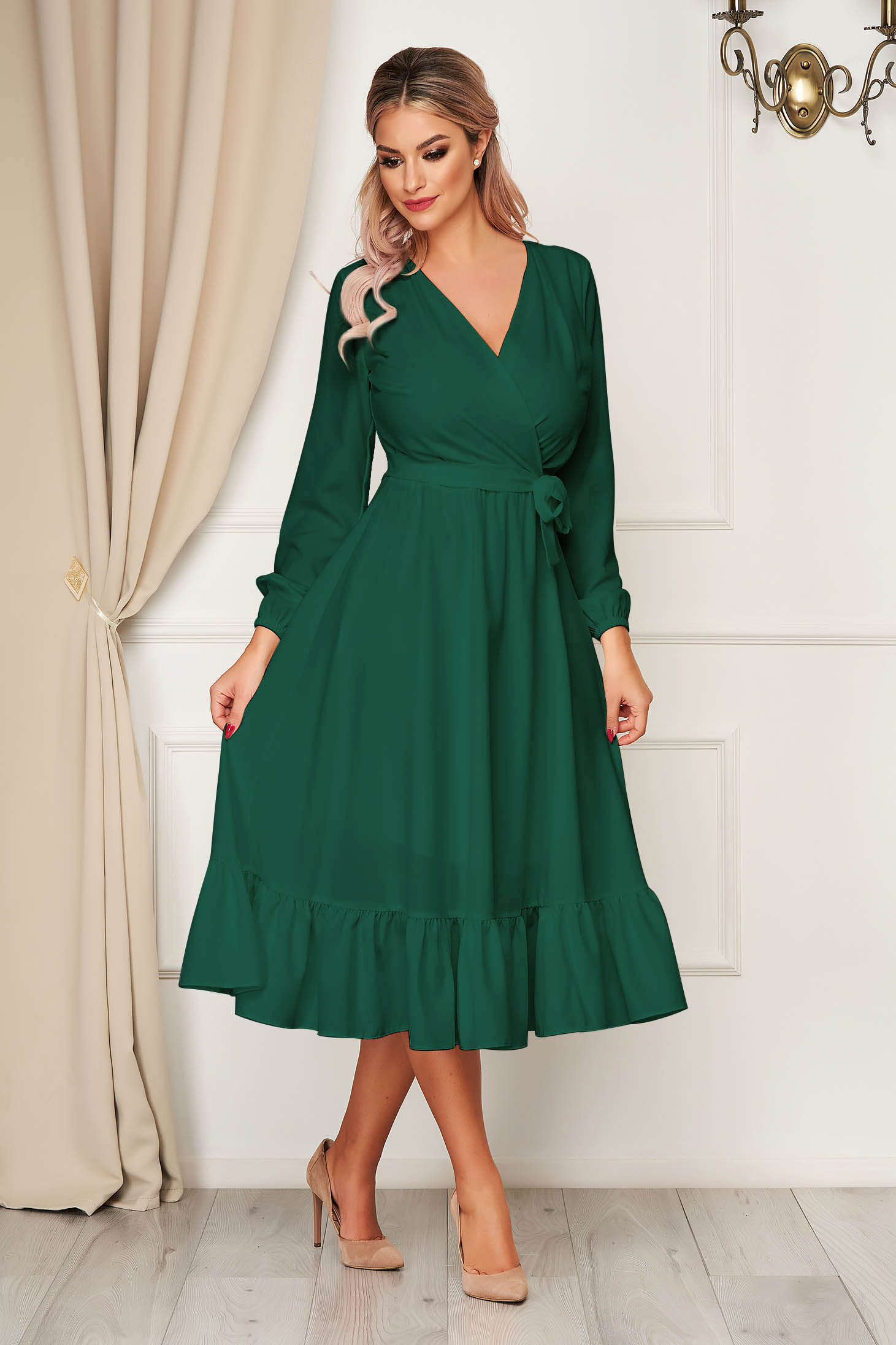 Rochie StarShinerS verde eleganta midi decolteu petrecut cu elastic in talie accesorizata cu cordon