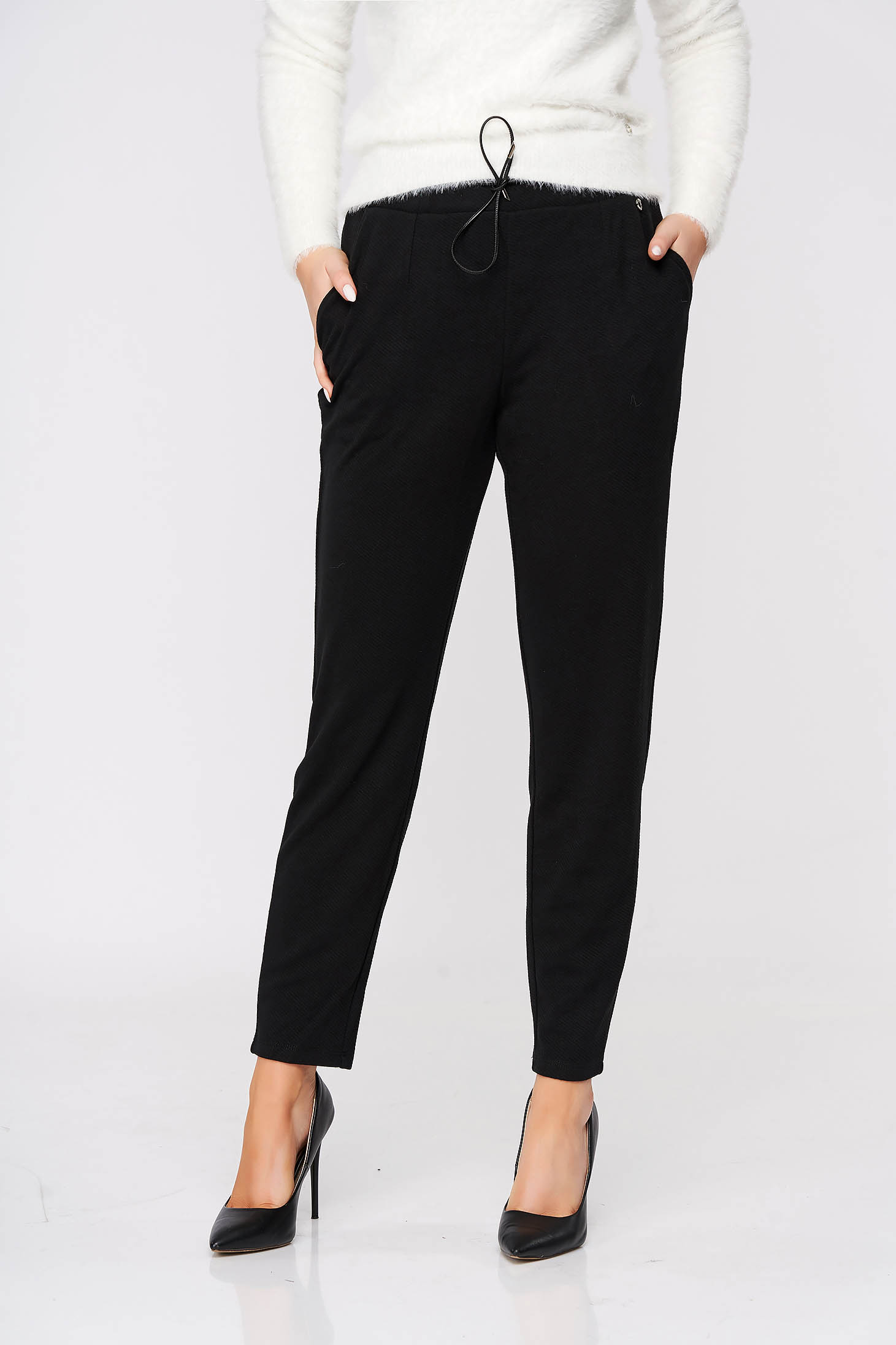Pantaloni Top Secret negri casual conici cu buzunare