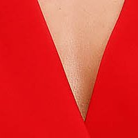 Rochie rosie cu croi in a eleganta scurta petrecuta din stofa material subtire