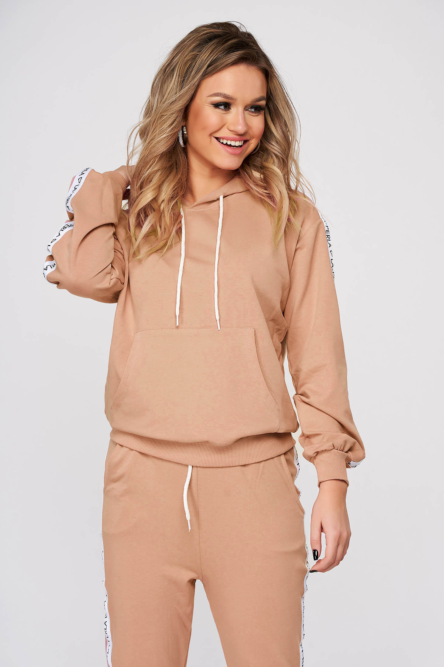 Trening dama SunShine crem casual din doua piese cu pantaloni din bumbac usor elastic