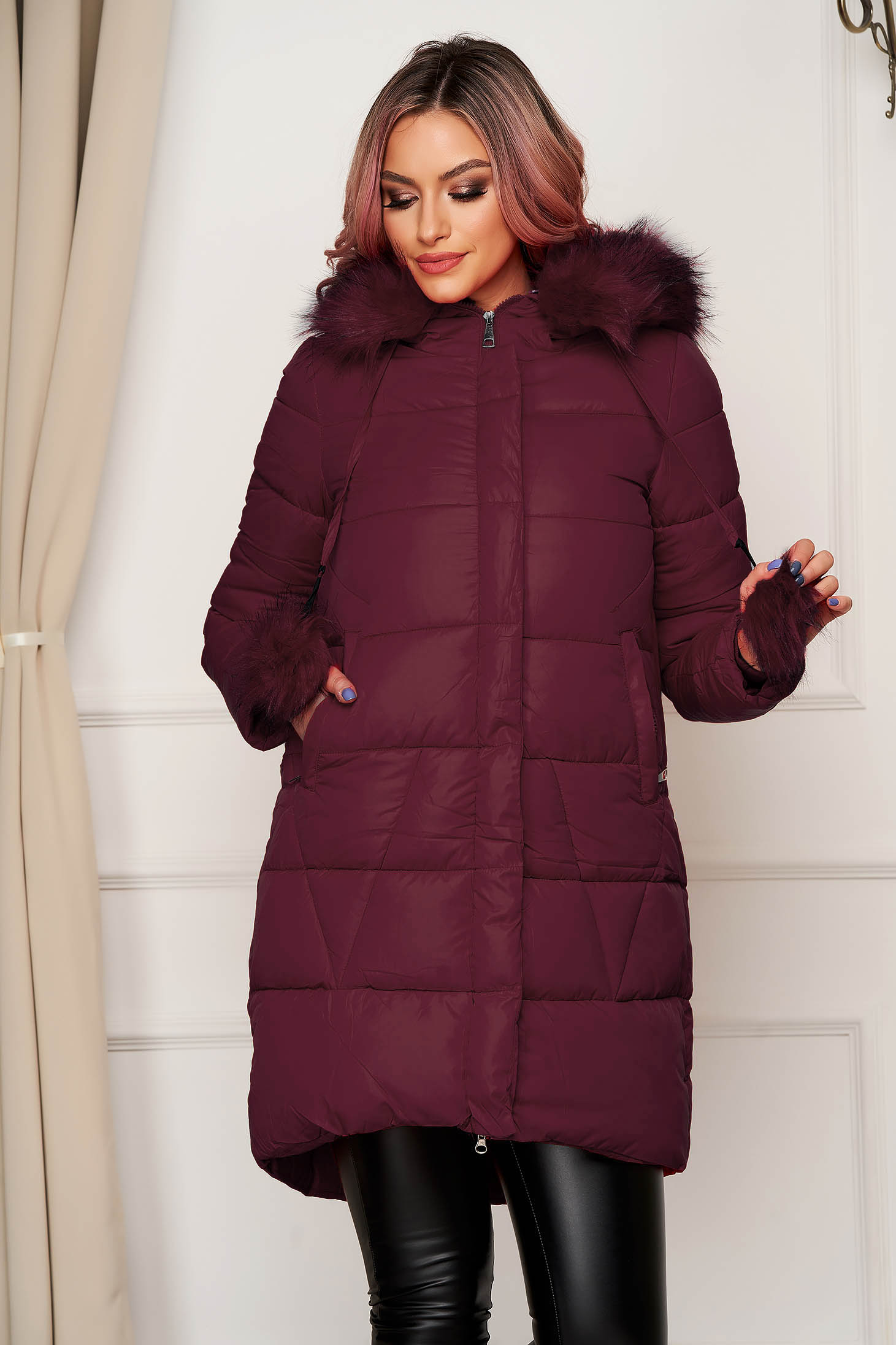 Jacket burgundy from slicker with furry hood with pockets long with tassels
