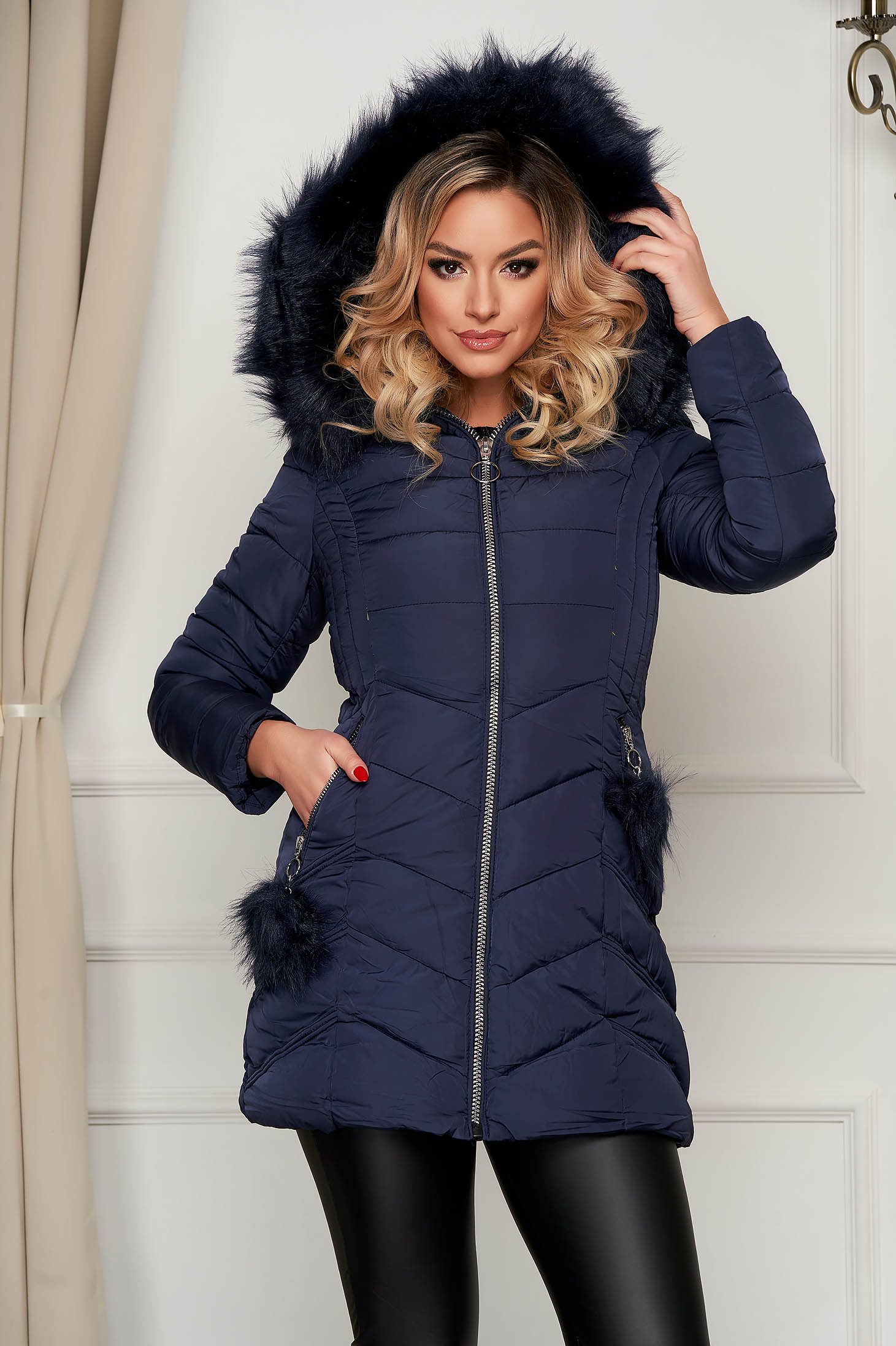 Geaca SunShine albastru-inchis midi din fas accesorizata cu blana ecologica