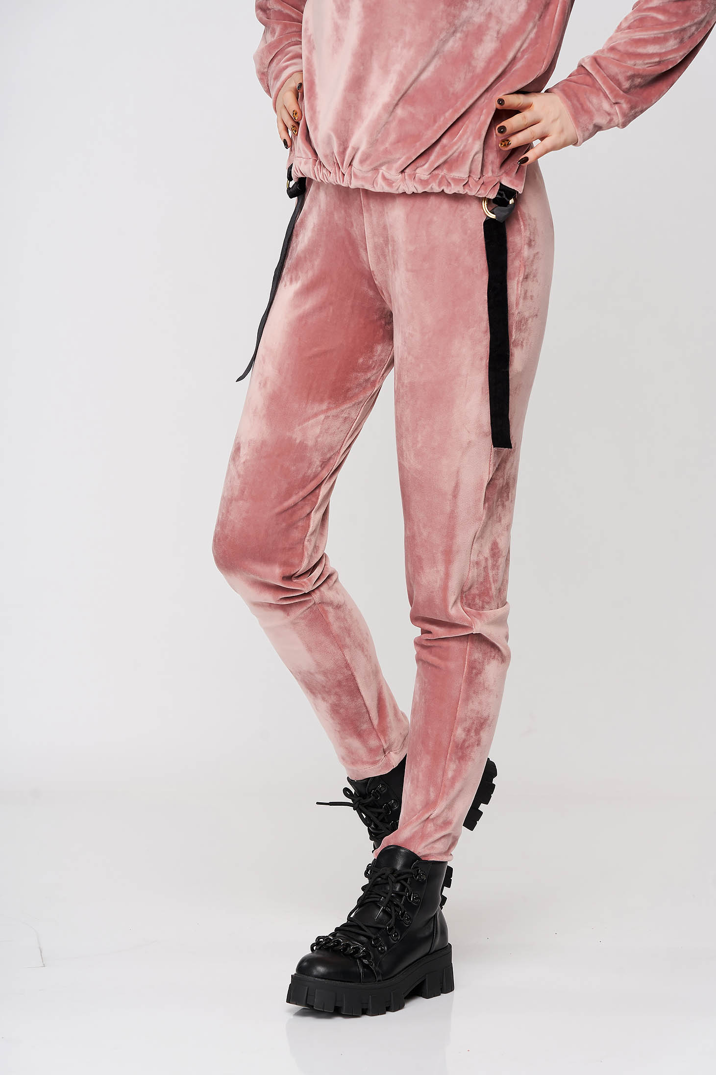 Pantaloni StarShinerS roz prafuit din catifea casual conici cu talie inalta si elastic in talie