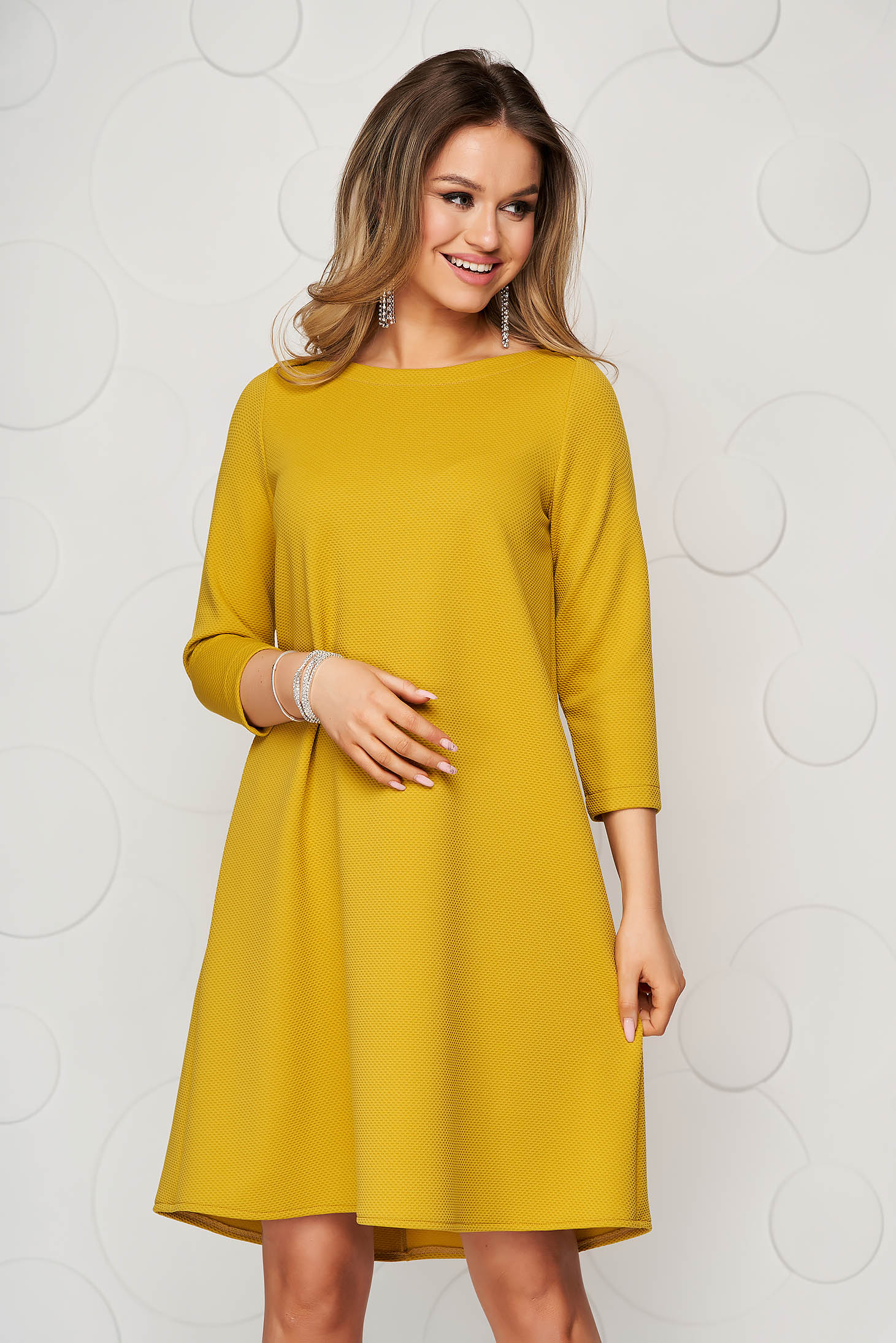 Rochie din crep galbena scurta cu croi larg - StarShinerS