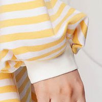 Bluza dama din material elastic galbena cu croi larg si volanase - SunShine