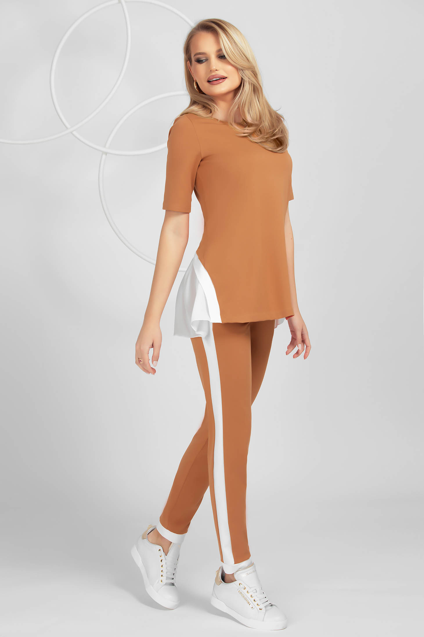 Brown sport 2 pieces voile details from elastic fabric tented short sleeve