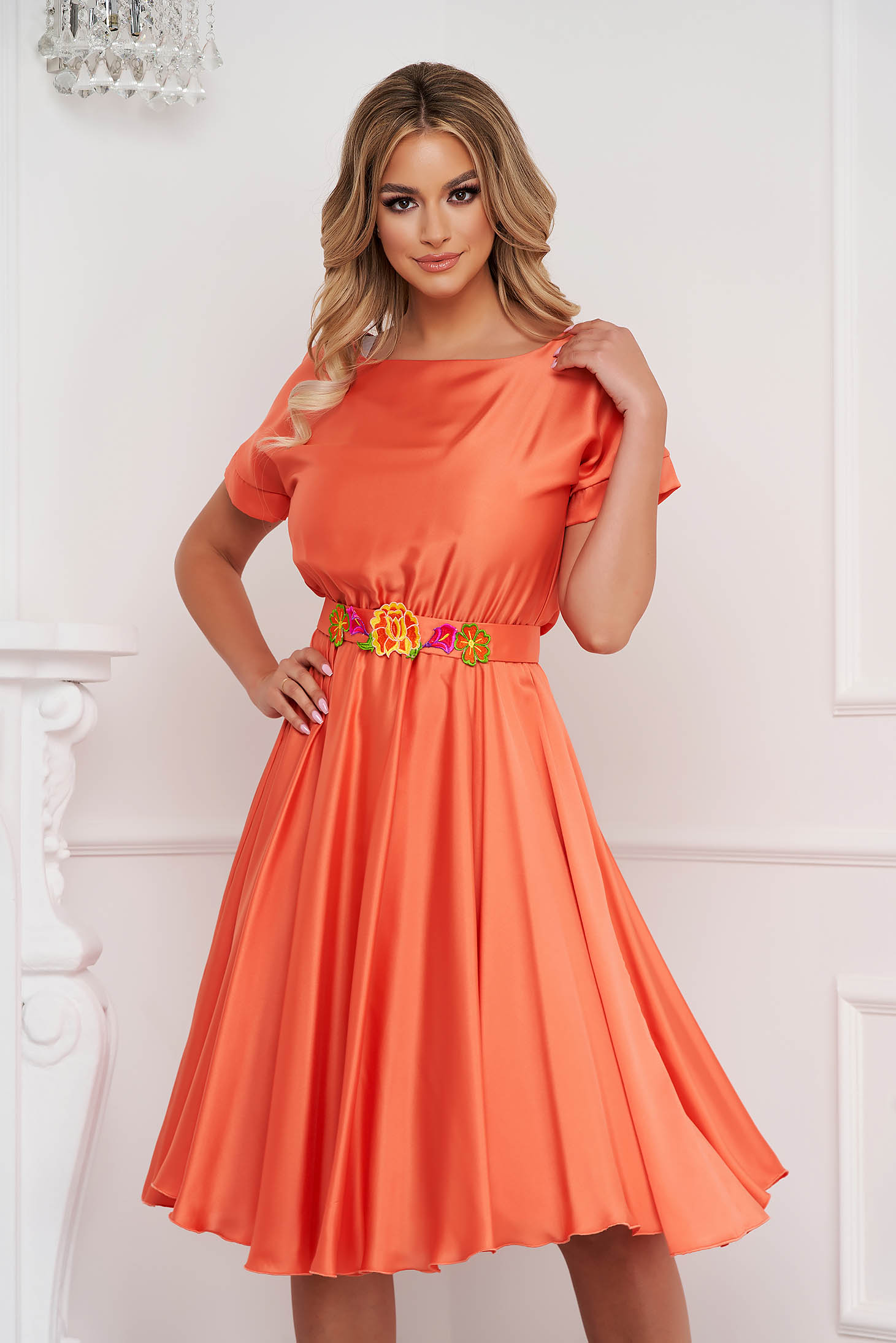 Narancssárga StarShinerS ruha aszimetrikus virágos hímzés alkalmi szatén anyagból