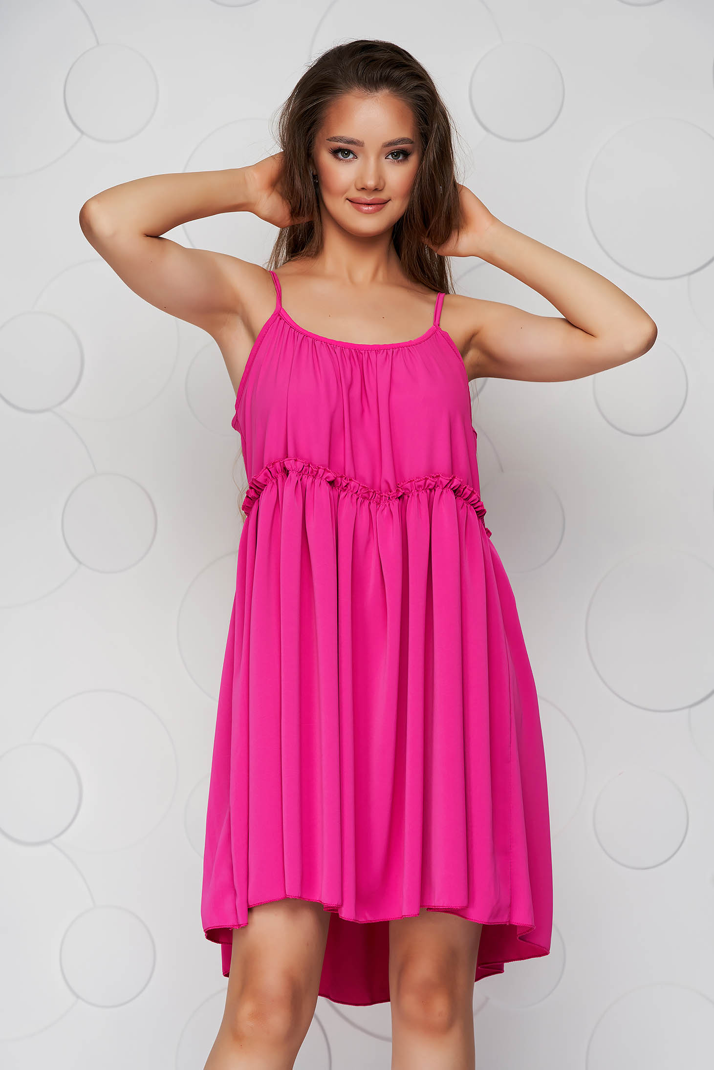 Pink dress thin fabric loose fit with rounded cleavage