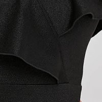 Midi ruha fekete StarShinerS ceruza rugalmas anyagból fodrokkal a dekoltázs vonalánál