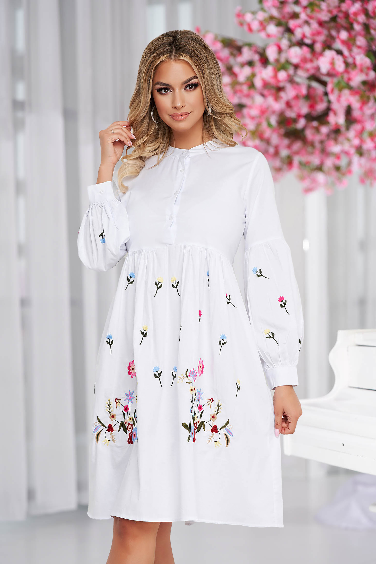 White dress midi cotton with puffed sleeves