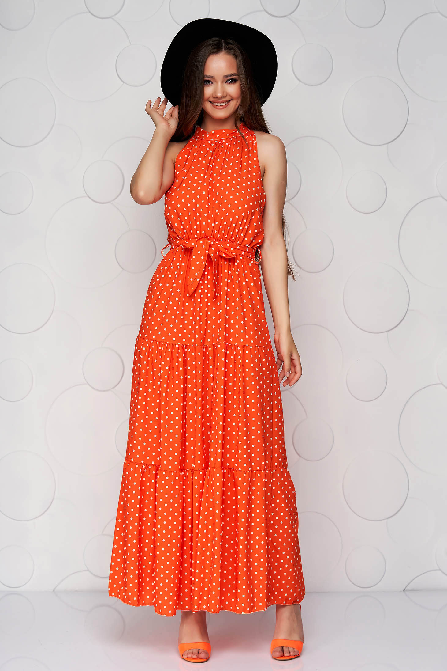 Rochie SunShine portocalie din material vaporos in clos cu buline si guler tip halter