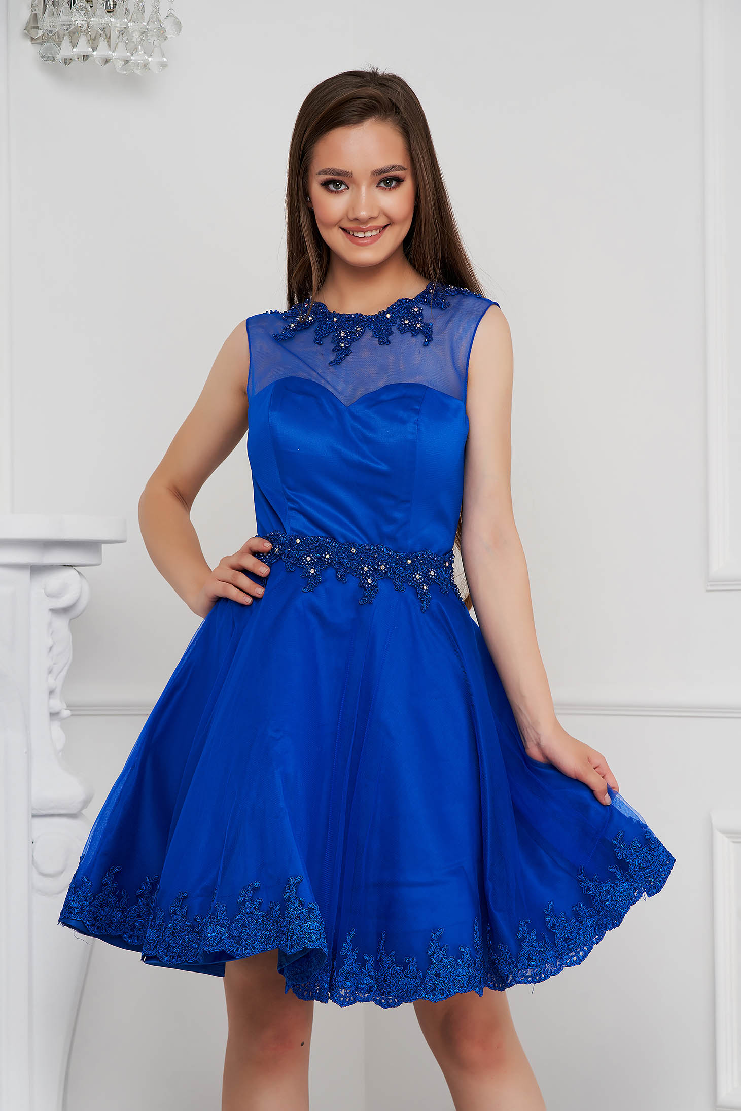 Kék rövid harang ruha tüllből gyöngy díszítéssel strasszos kiegészítővel