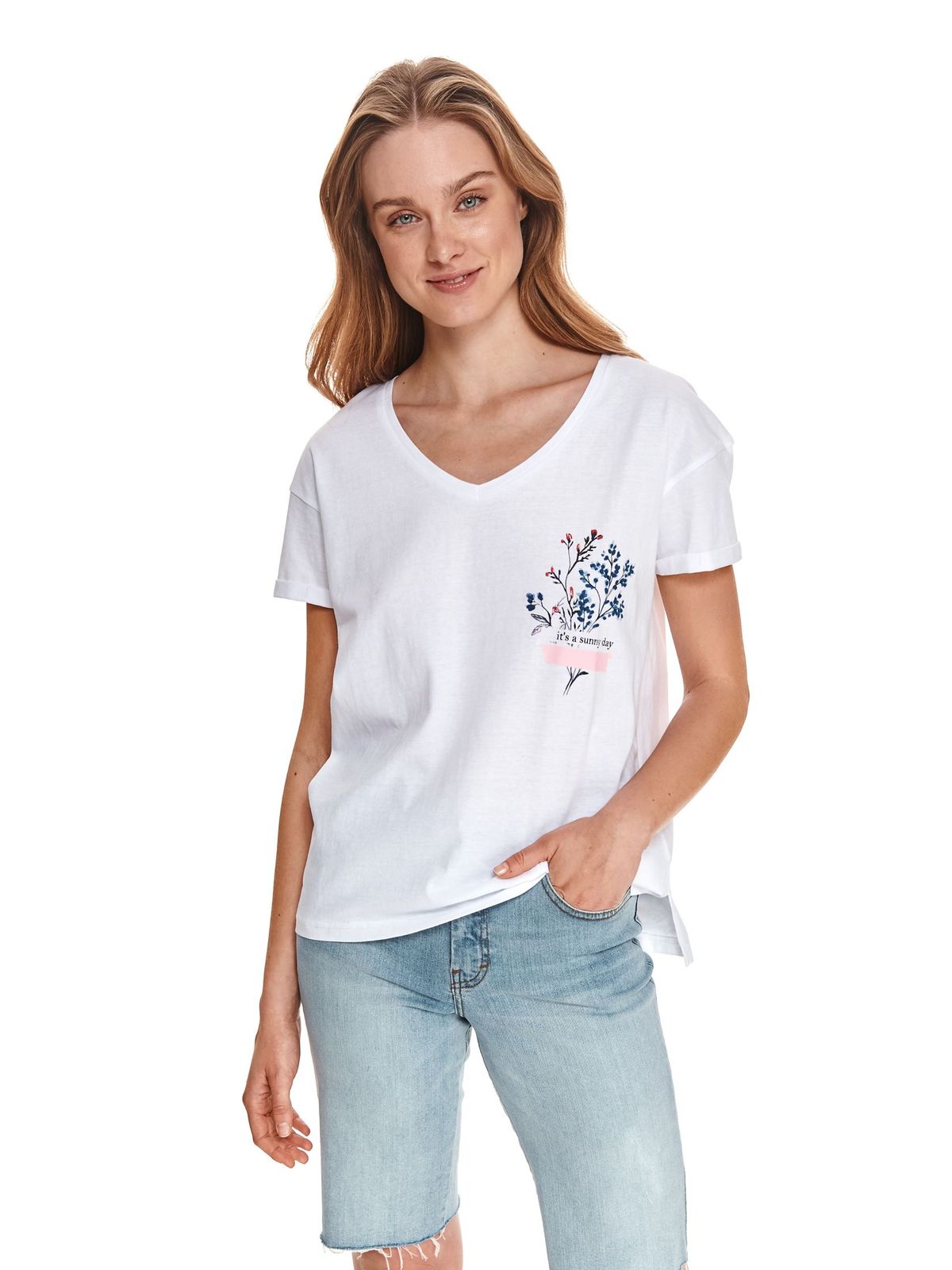 White t-shirt loose fit cotton with graphic details