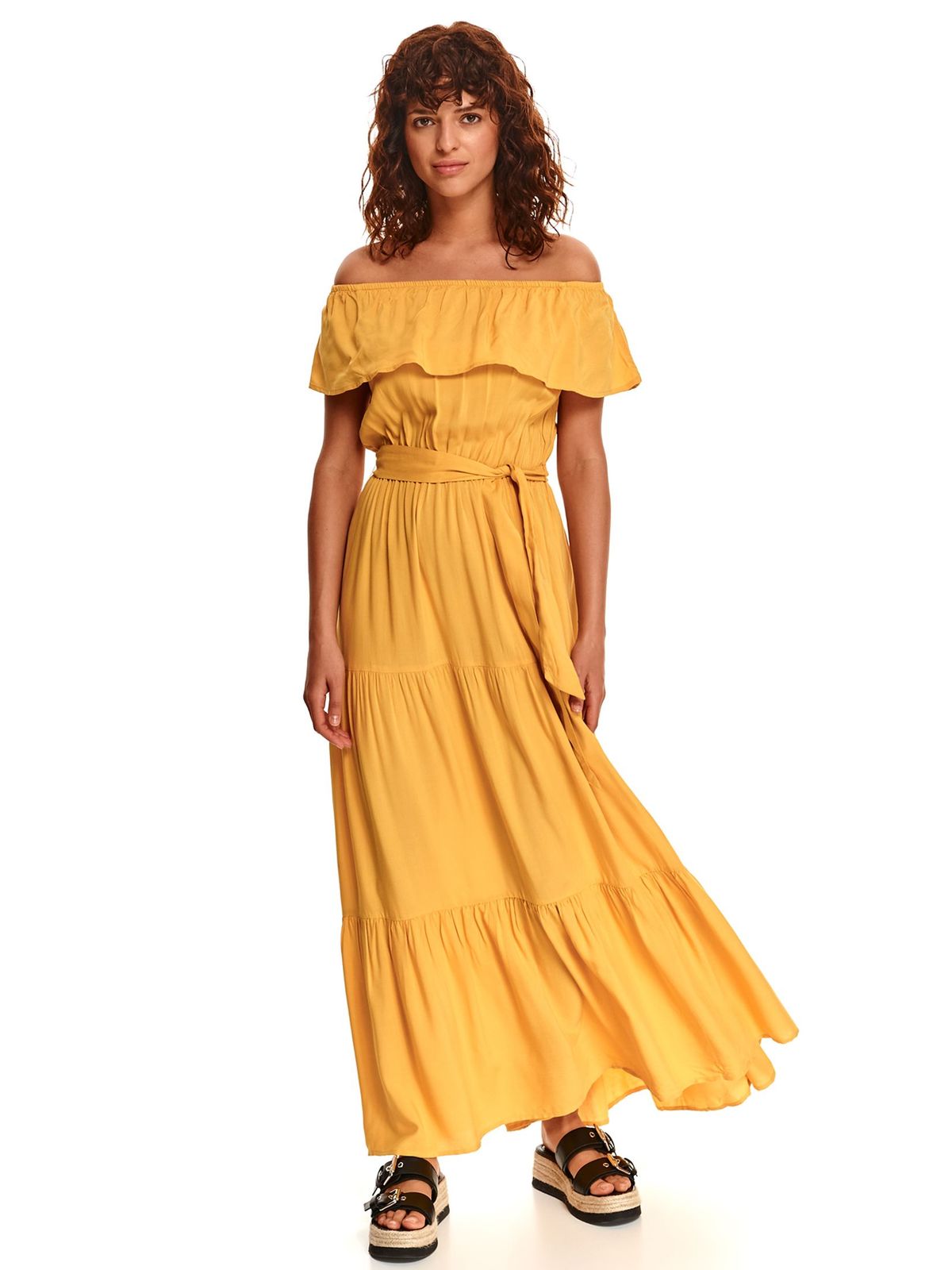 Yellow dress long on the shoulders with ruffle details loose fit