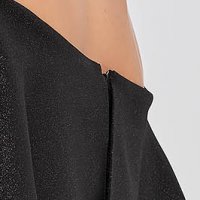 Fekete StarShinerS midi alkalmi ceruza ruha fodrokkal a dekoltázs vonalánál rugalmas szövetből