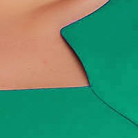 Green dress short cut pencil pleats of material crepe