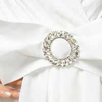 Fehér muszlin harang alakú átlapolt ruha gumirozott derékrésszel