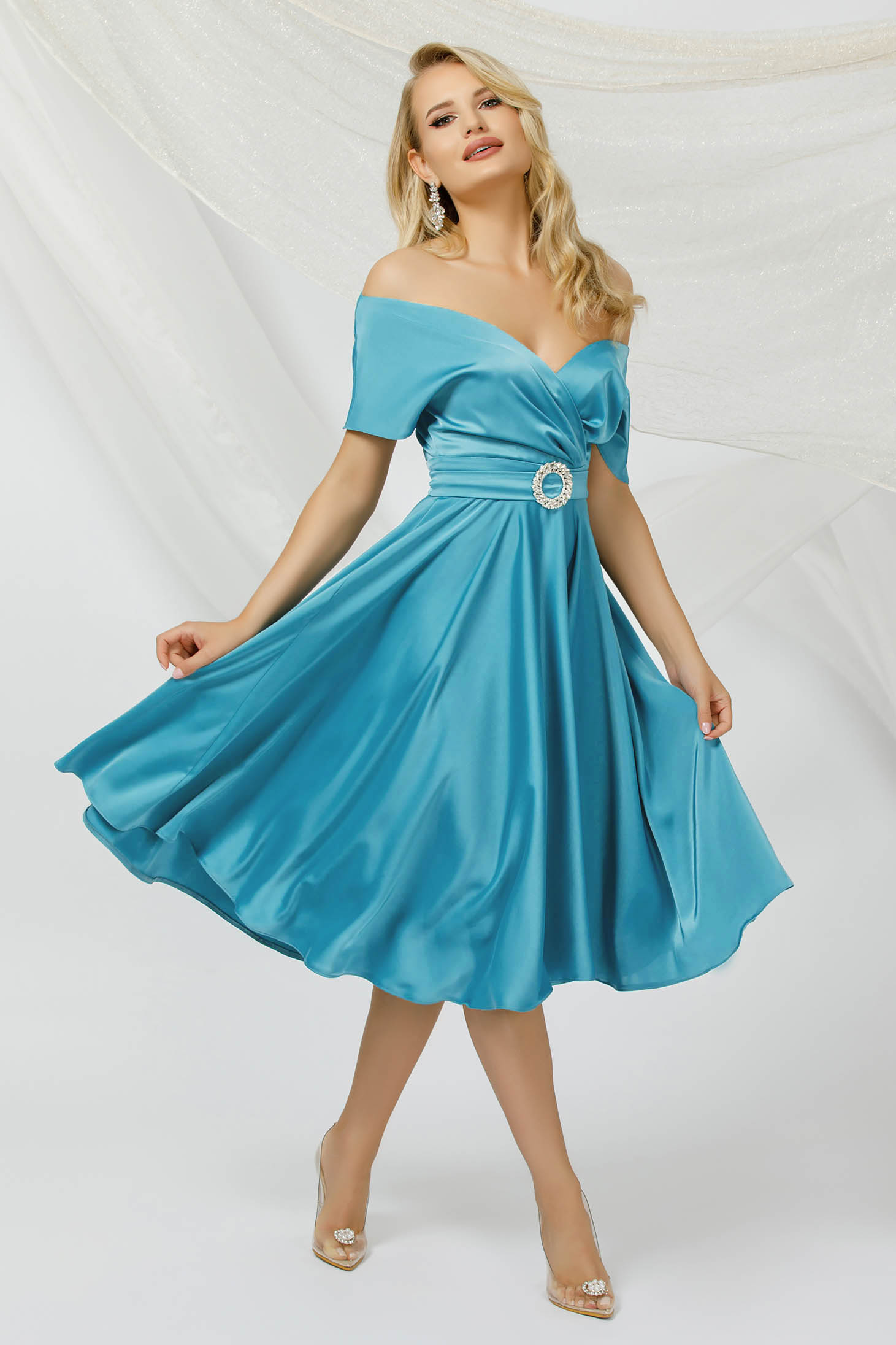Lightblue dress cloche midi taffeta naked shoulders