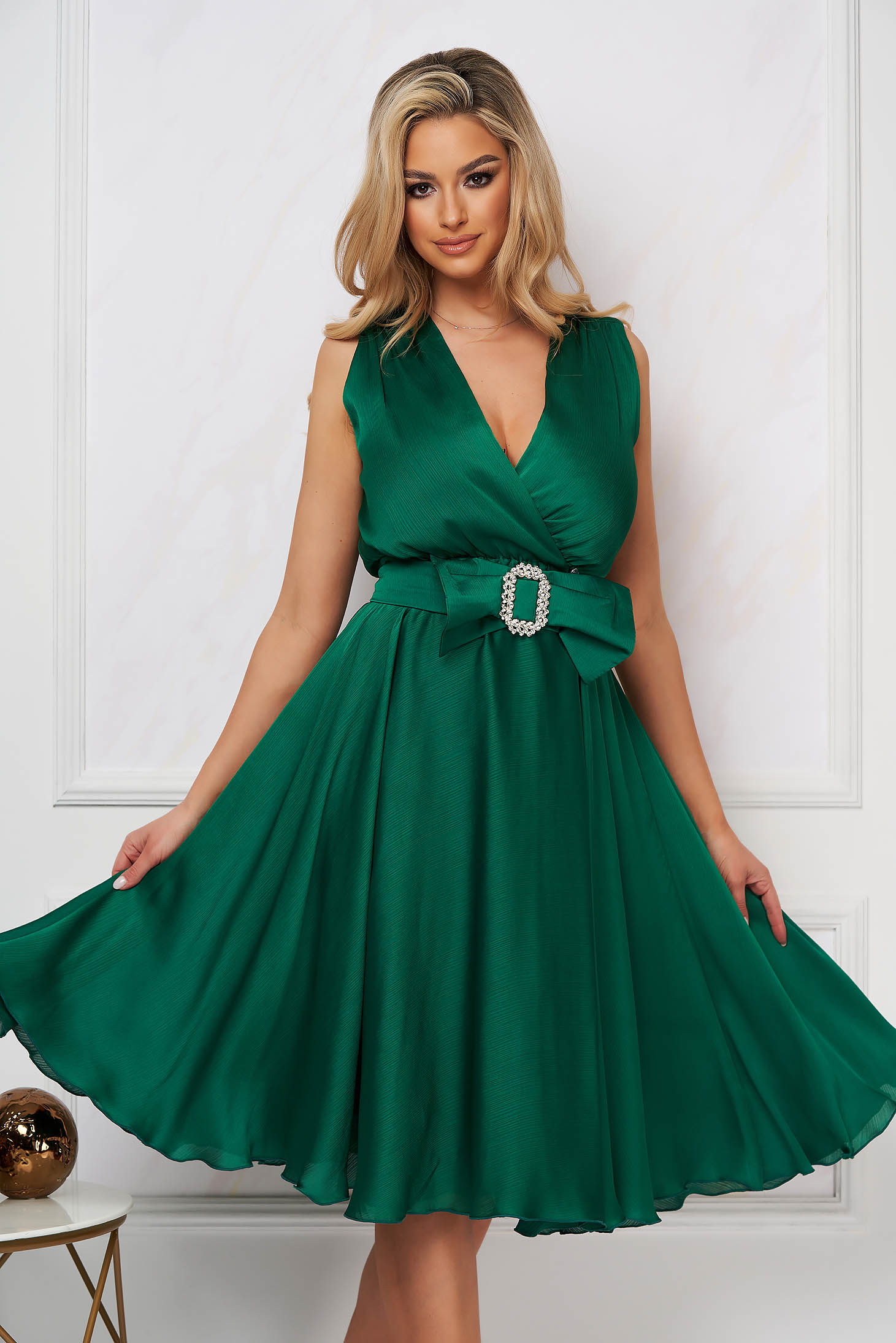 Green dress midi cloche from veil fabric detachable cord
