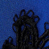 Kék StarShinerS midi ceruza ruha hímzett betétekkel és harang ujjakkal