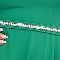 Zöld StarShinerS alkalmi aszimetrikus harang ruha vékony merevitett anyagból fodrokkal a ruha alján