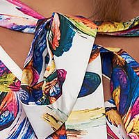 Bluza dama StarShinerS office cu croi larg asimetrica din material neelastic si imprimeu floral unic