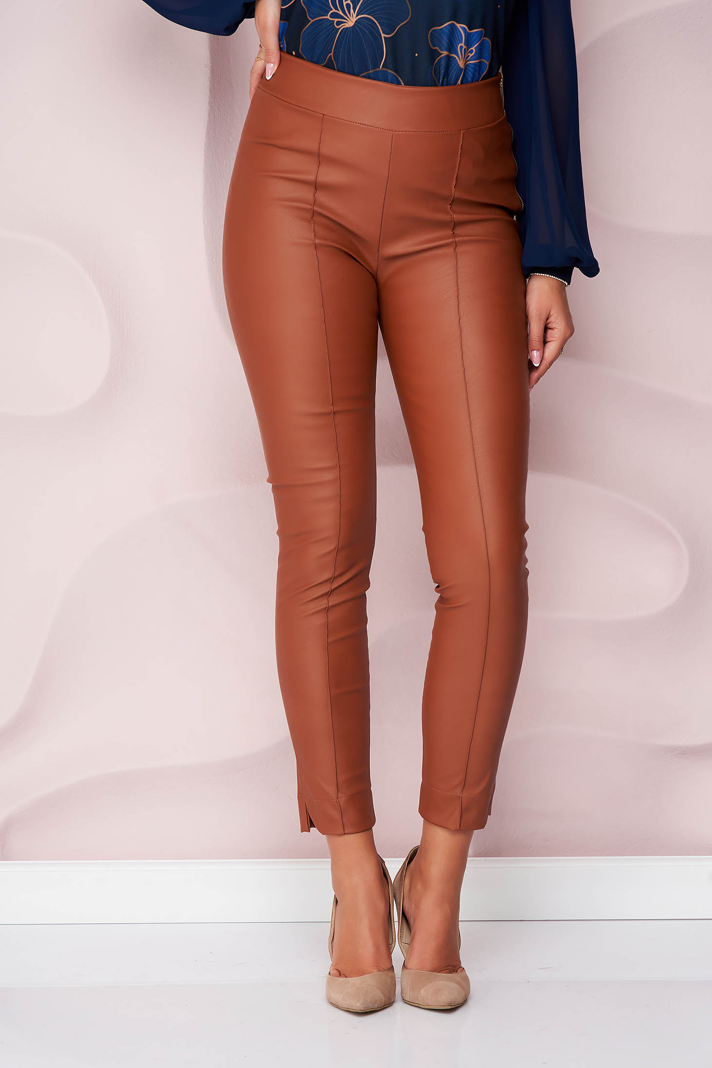 Casual brown StarShinerS trousers from ecological leather with tented cut high waisted side zip fastening