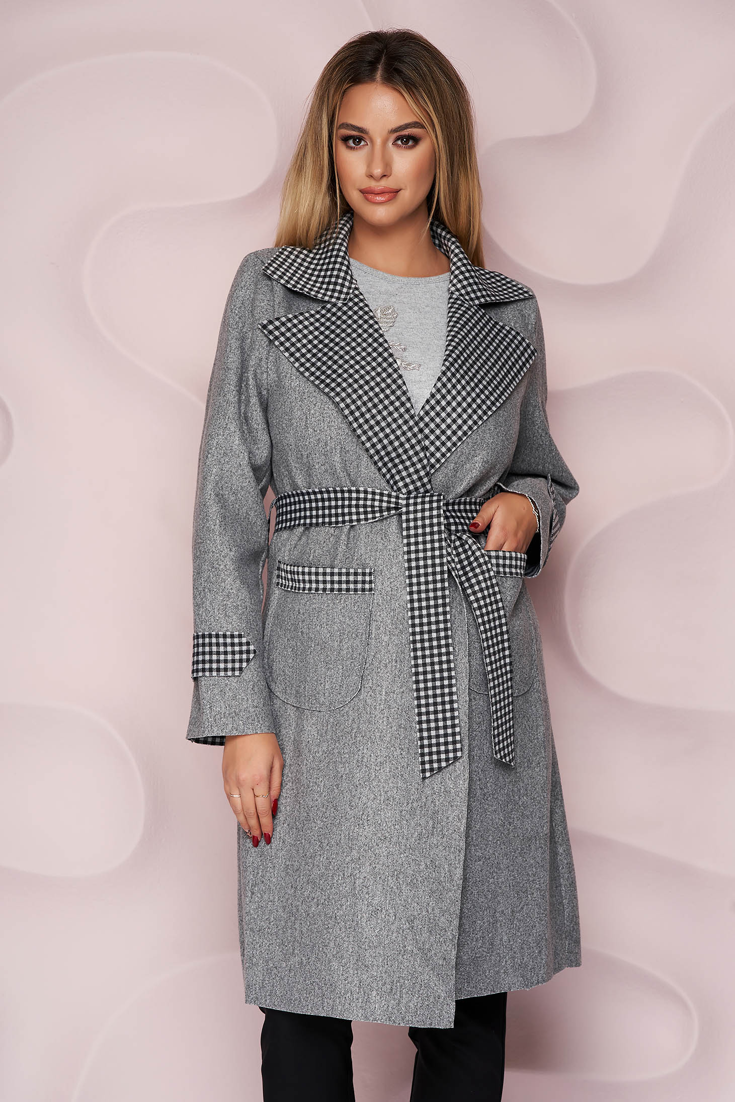 Grey trenchcoat long straight thick fabric slightly elastic fabric detachable cord with chequers