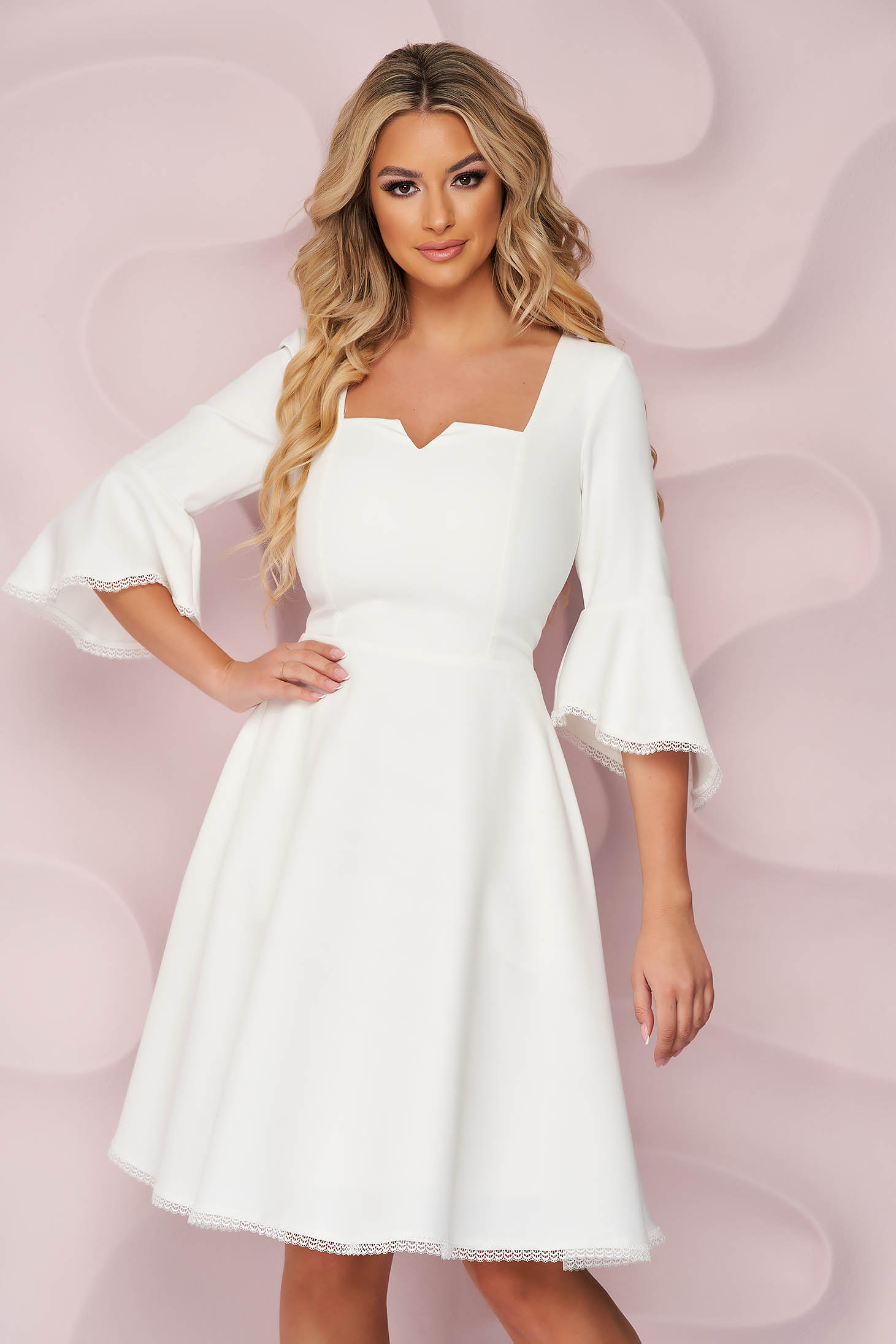 Rochie din stofa elastica ivoire in clos cu volanase la maneca - StarShinerS