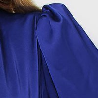 Kék rövid fodros ruha szaténból keresztezett dekoltázzsal