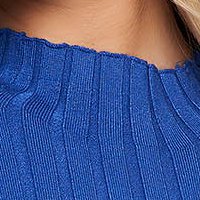 Kék magas nyakú szűk szabású kötött női blúz