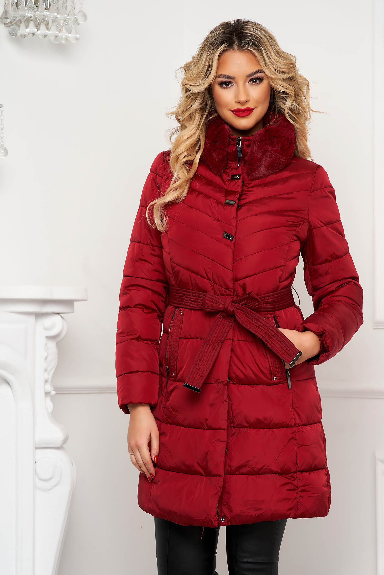 Burgundy jacket from slicker fur collar detachable cord tented